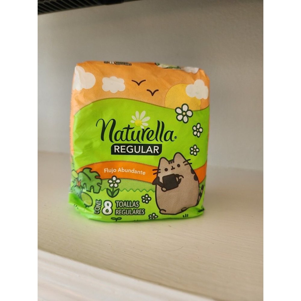 Pusheen Naturella Pads - Travel Size -8 - Regular Toallas - New